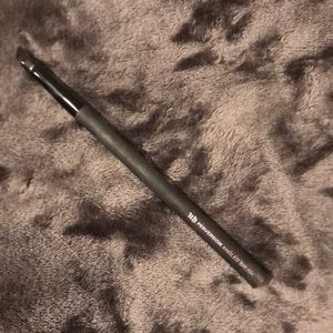 Urban decay gel eyeliner brush.